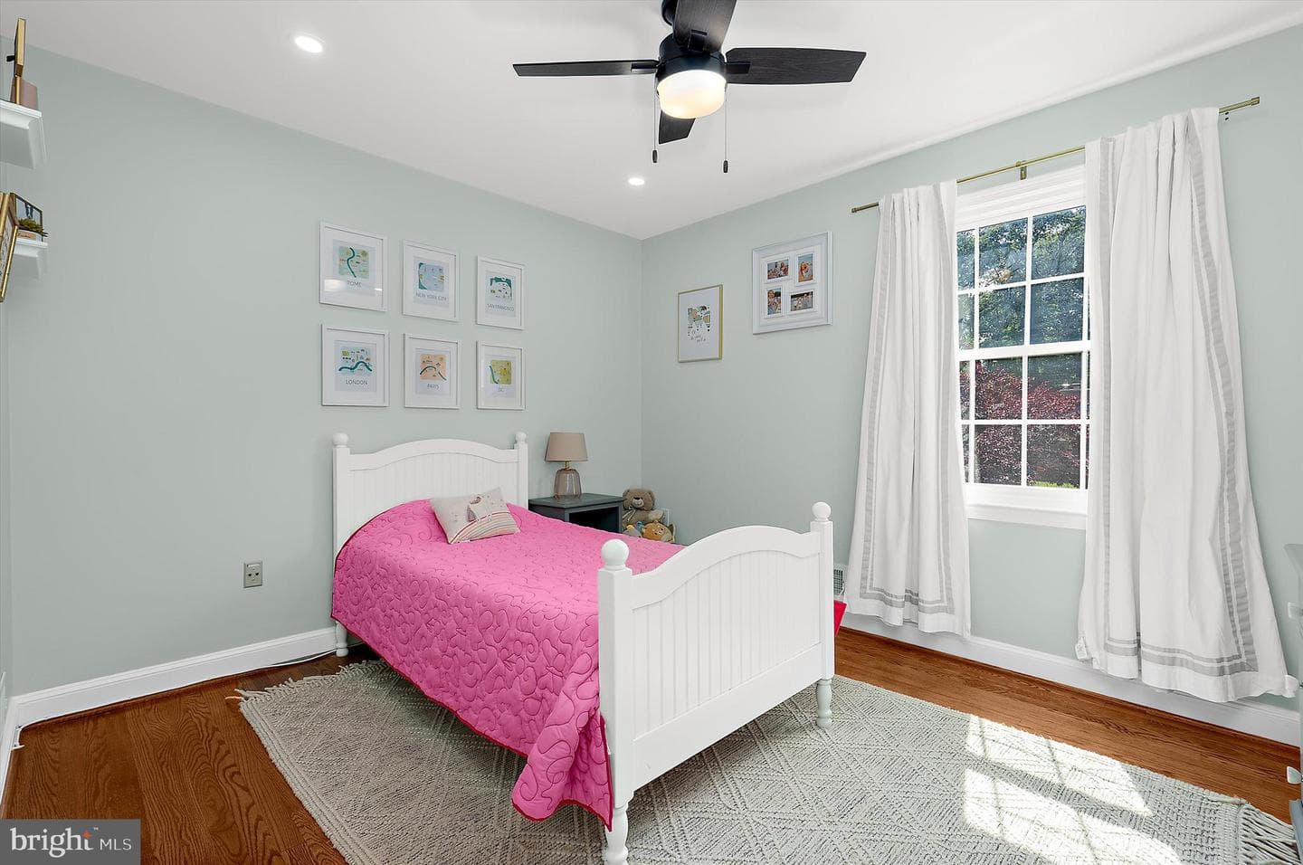 213 Saint Ives Drive photo 38