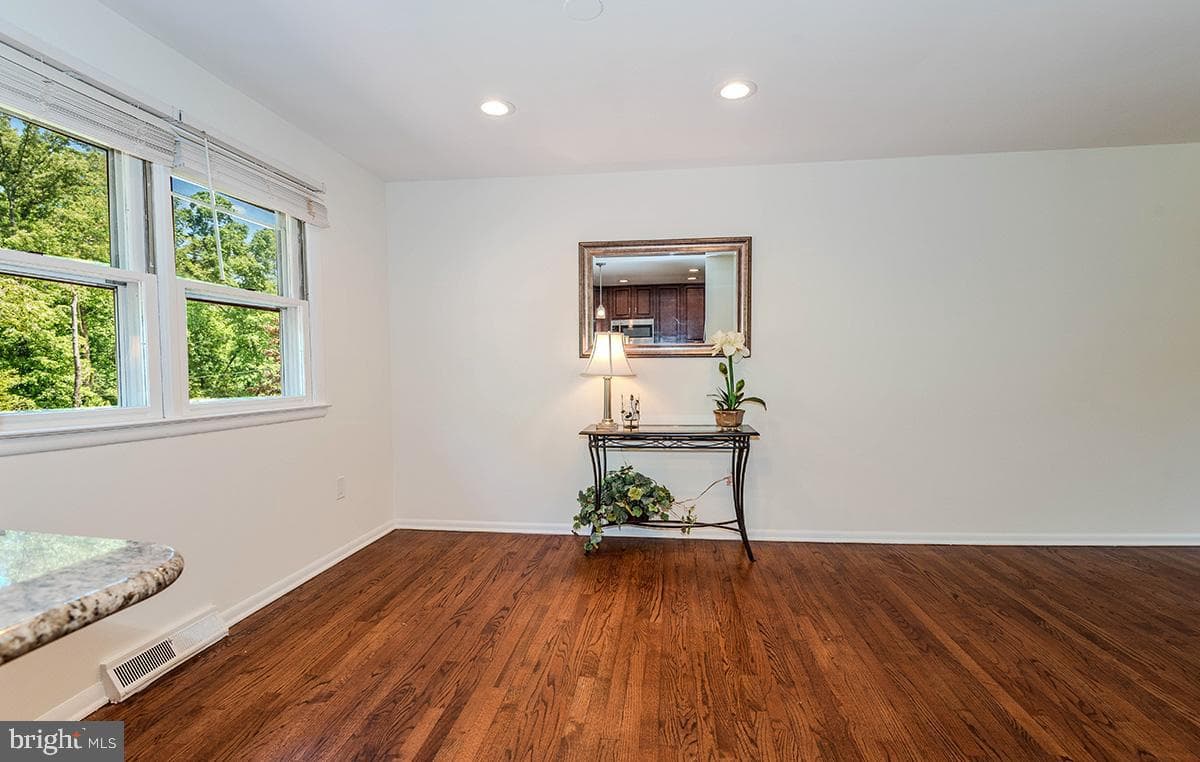 149 Northway photo 11
