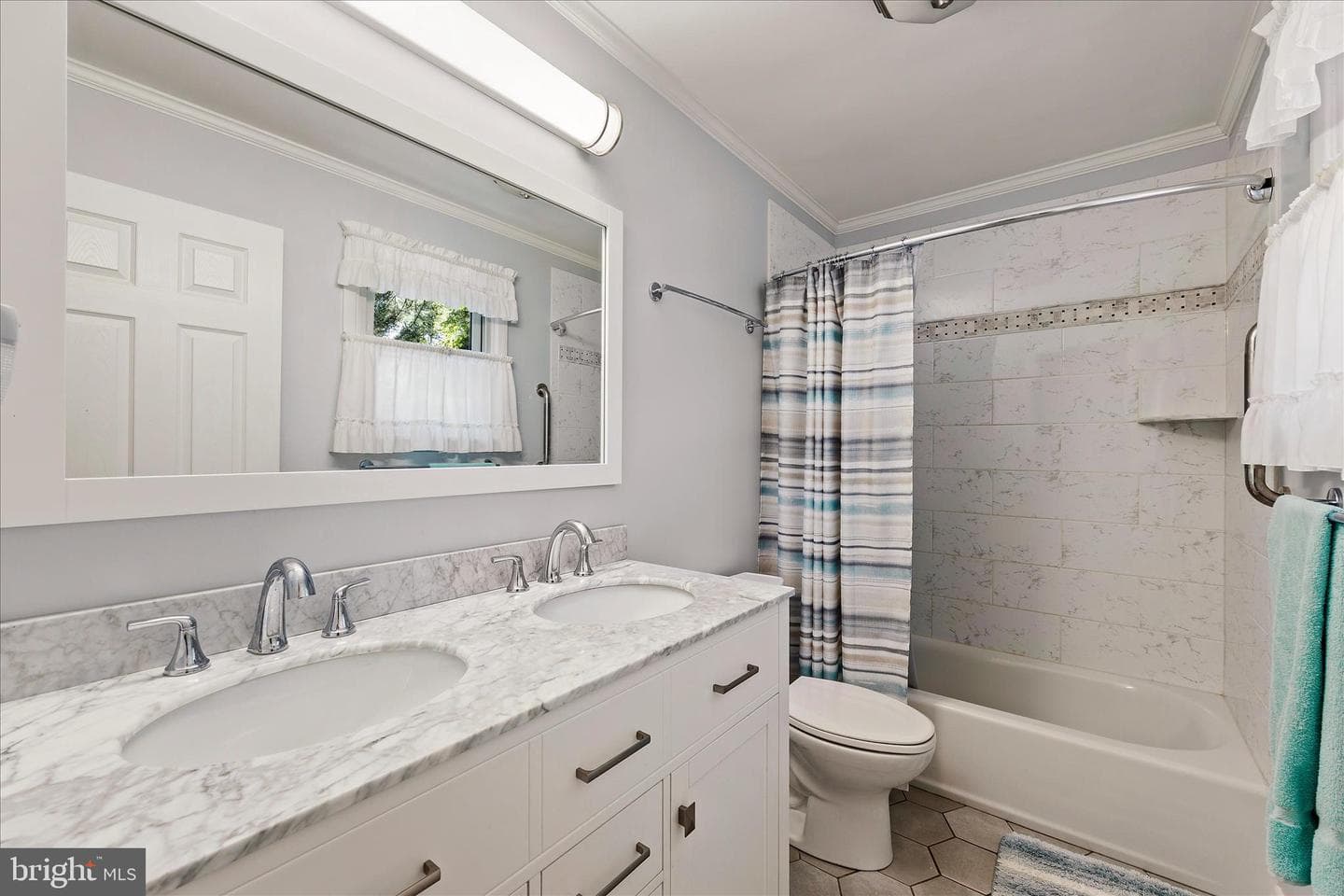 861 Twin Harbor Drive photo 33