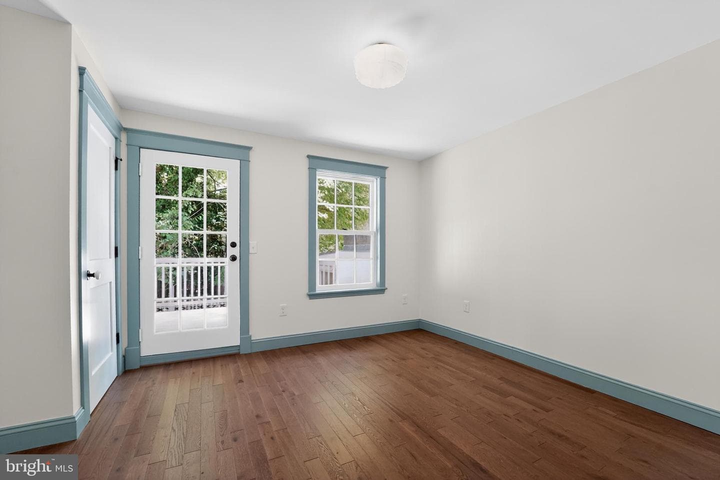 9 College Avenue photo 25