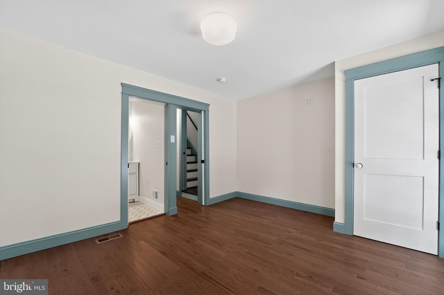 9 College Avenue photo 26
