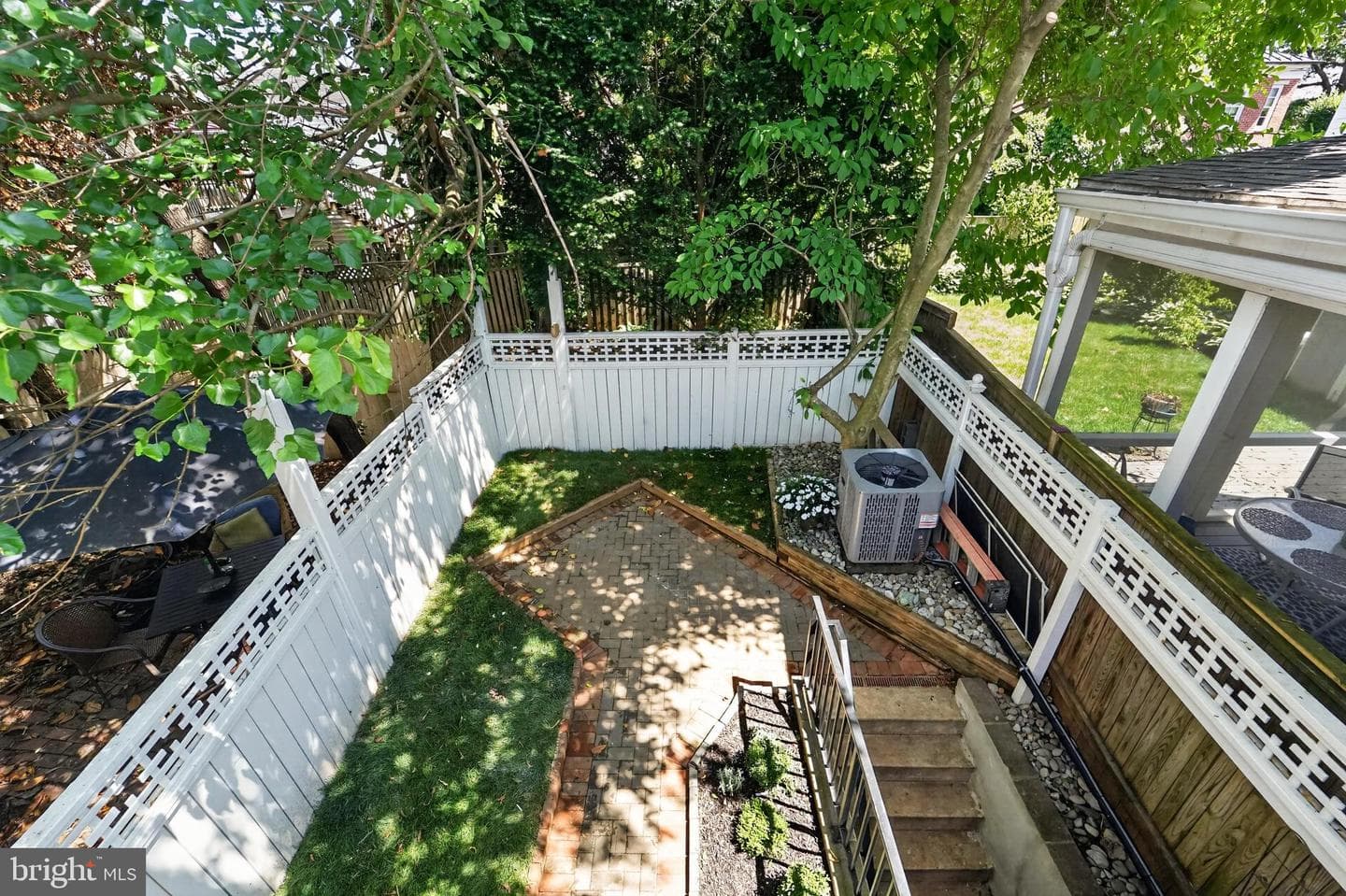 9 College Avenue photo 51
