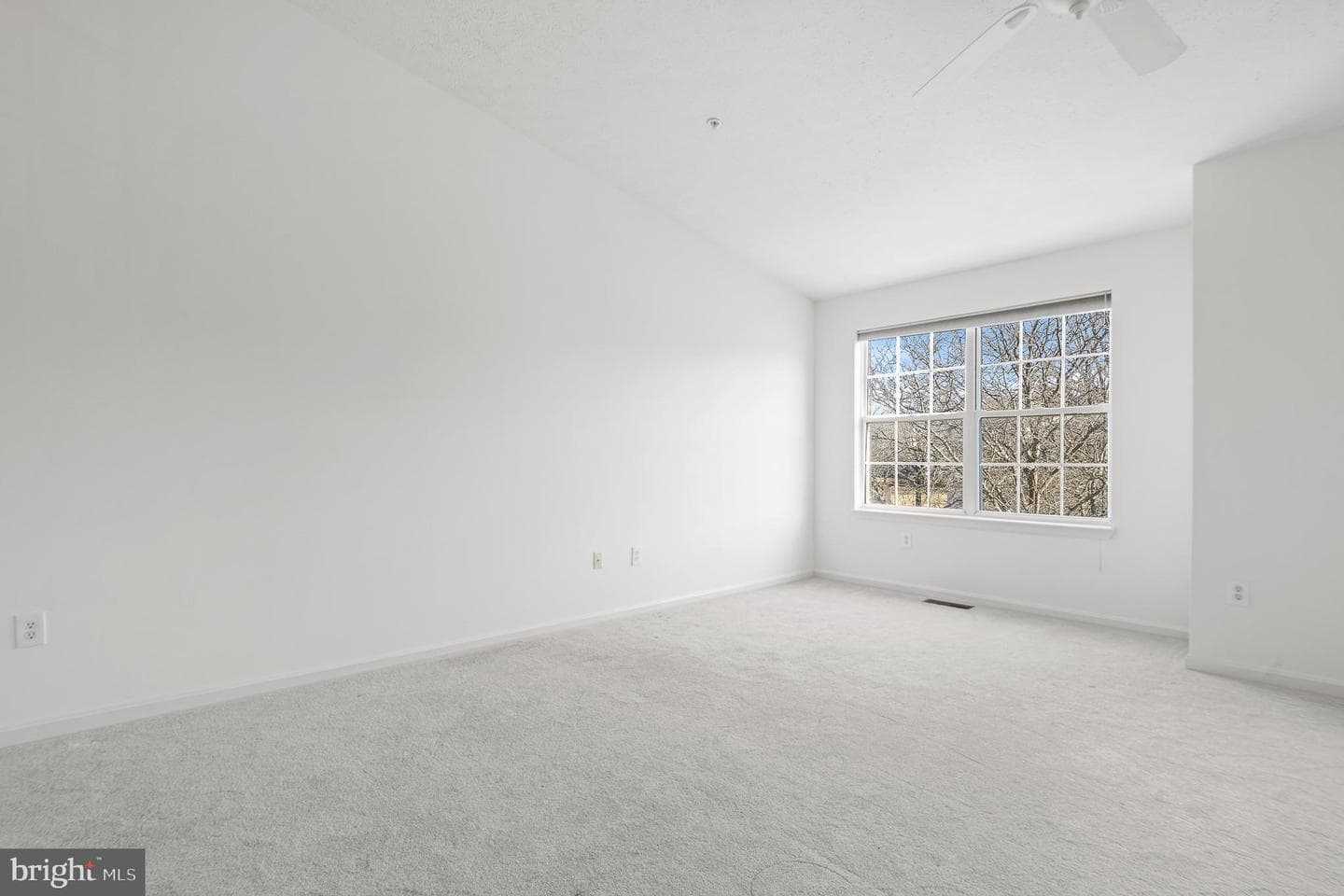 50 Hearthstone Court photo 27
