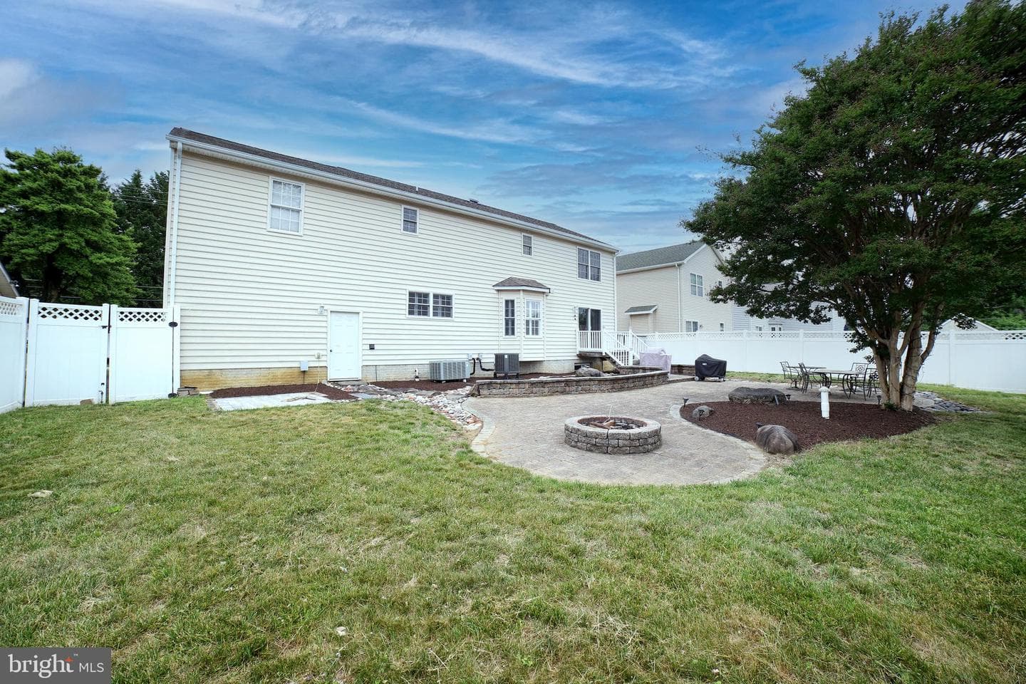 833 Selby Boulevard photo 47