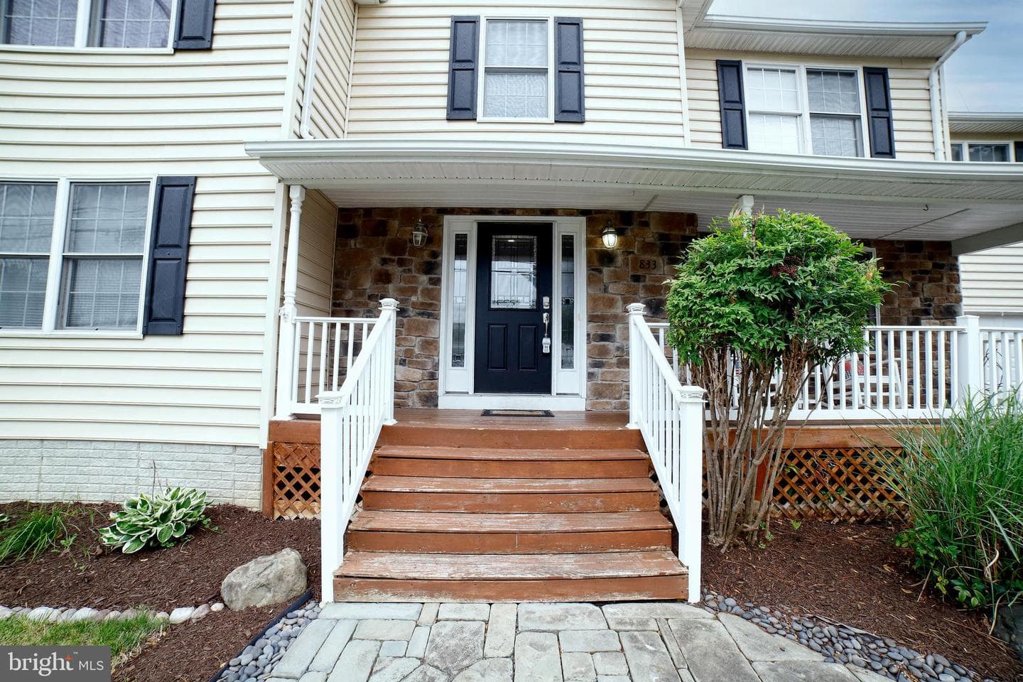 833 Selby Boulevard photo 6