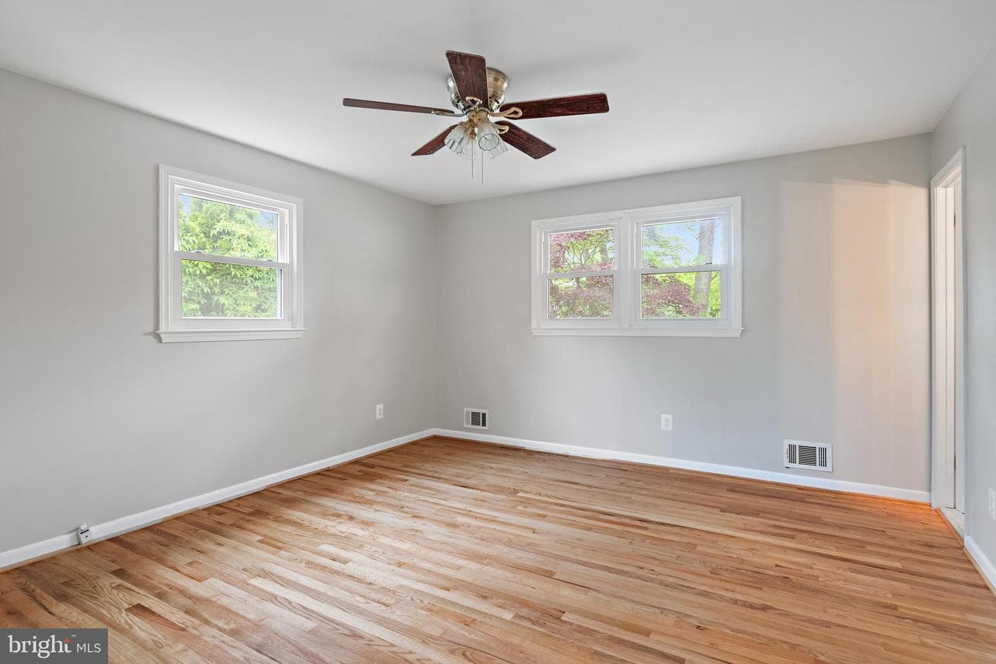970 Highpoint Drive photo 32
