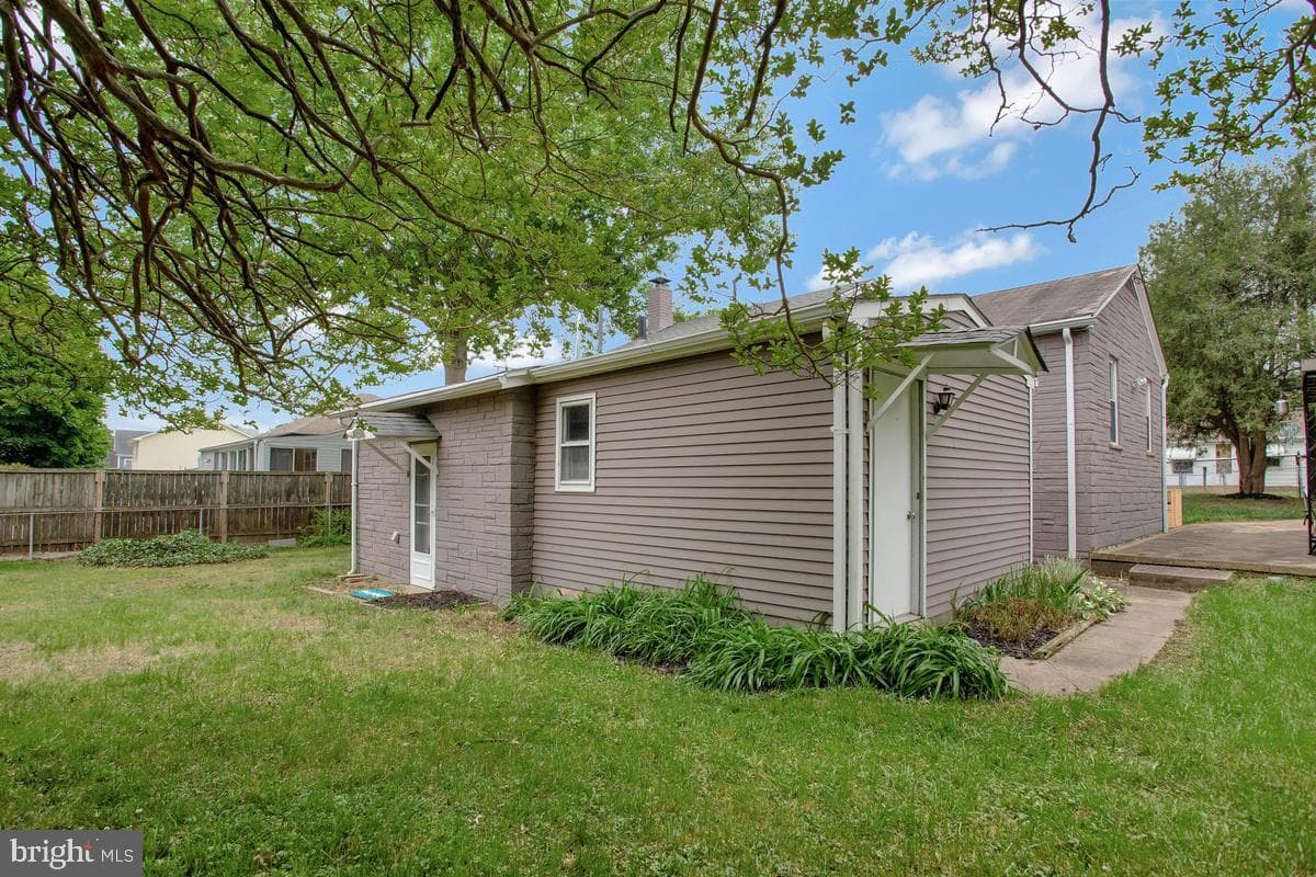 1609 Bentley Road photo 32