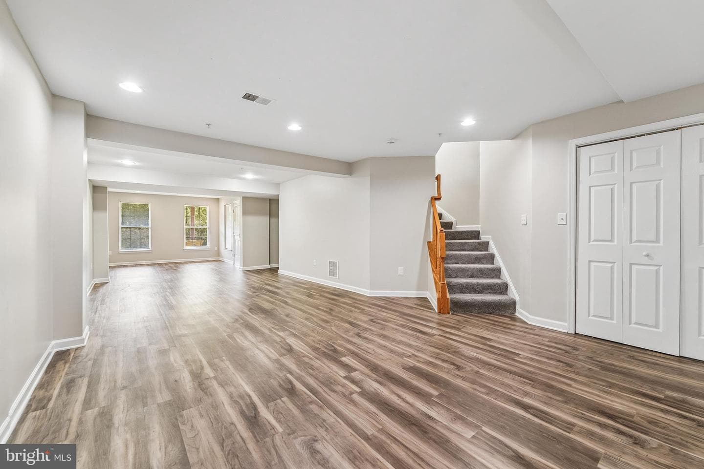 1461 Pangbourne Way photo 33