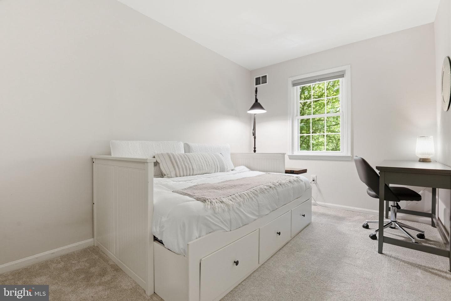 1718 Westminster Way photo 35