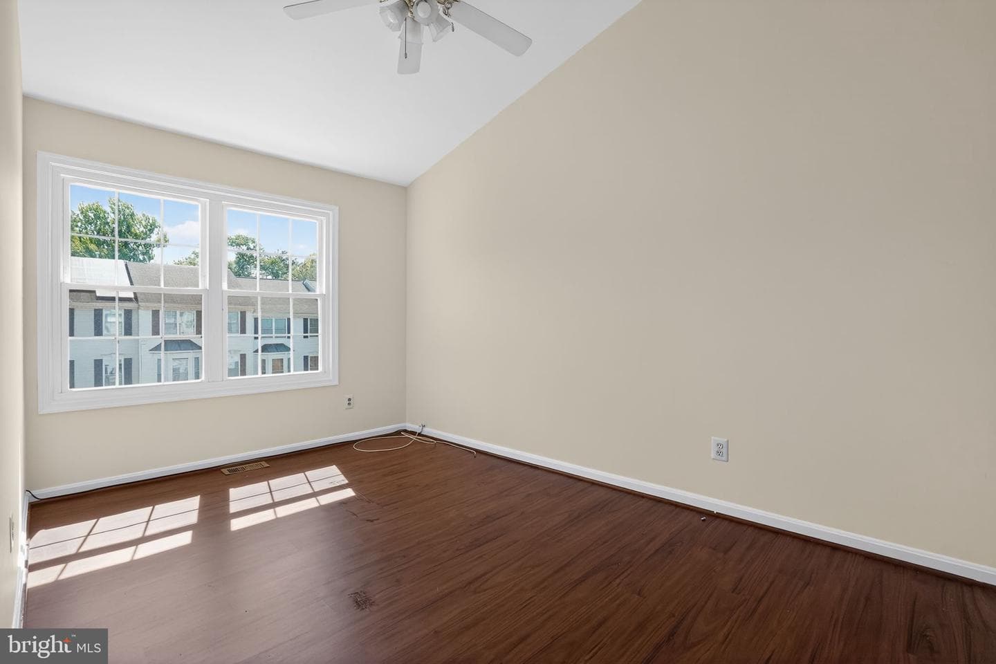 7706 Periwinkle Way photo 4