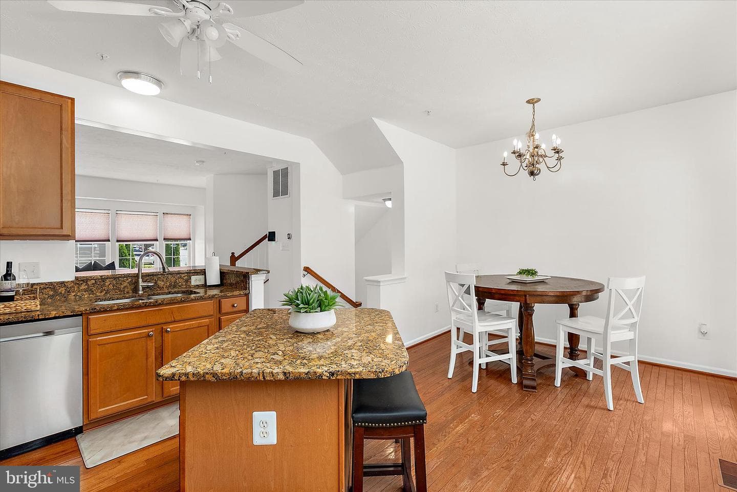 7214 Mockingbird Circle photo 10