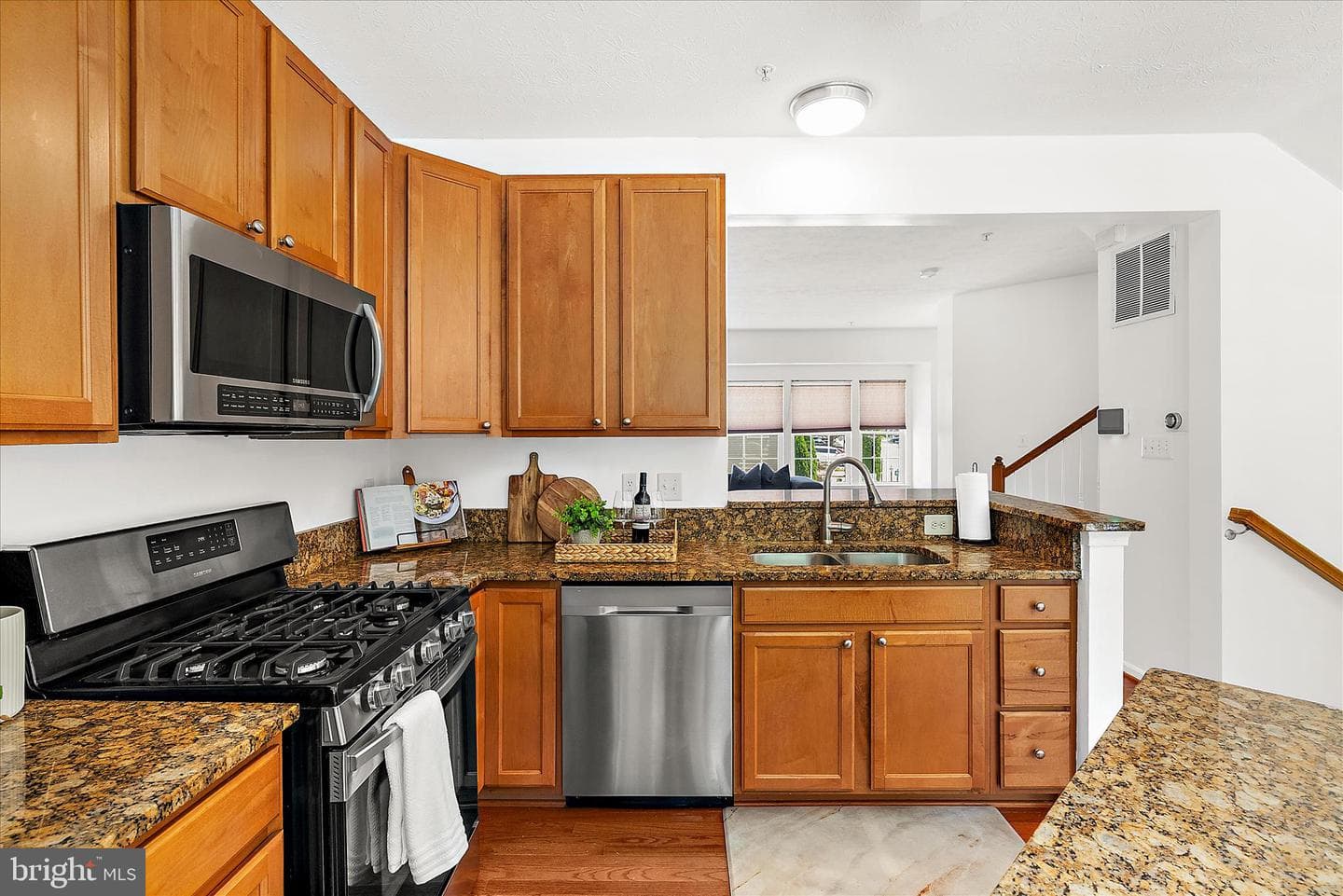7214 Mockingbird Circle photo 9