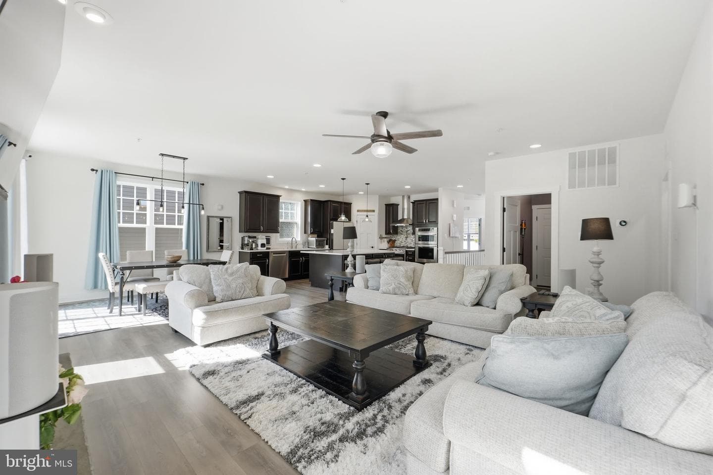 576 Jersey Bronze Way photo 8