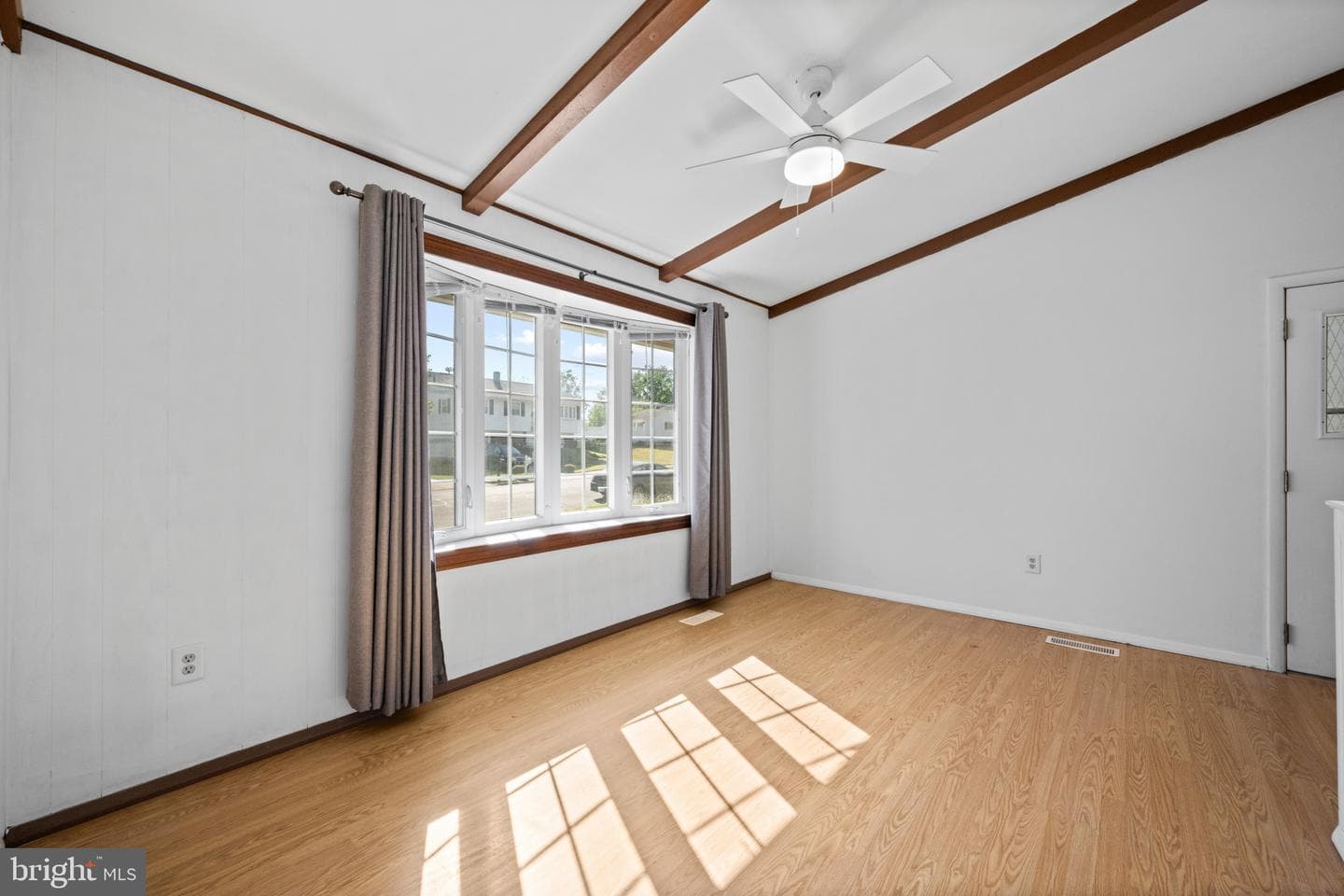8091 Phirne Road E photo 16