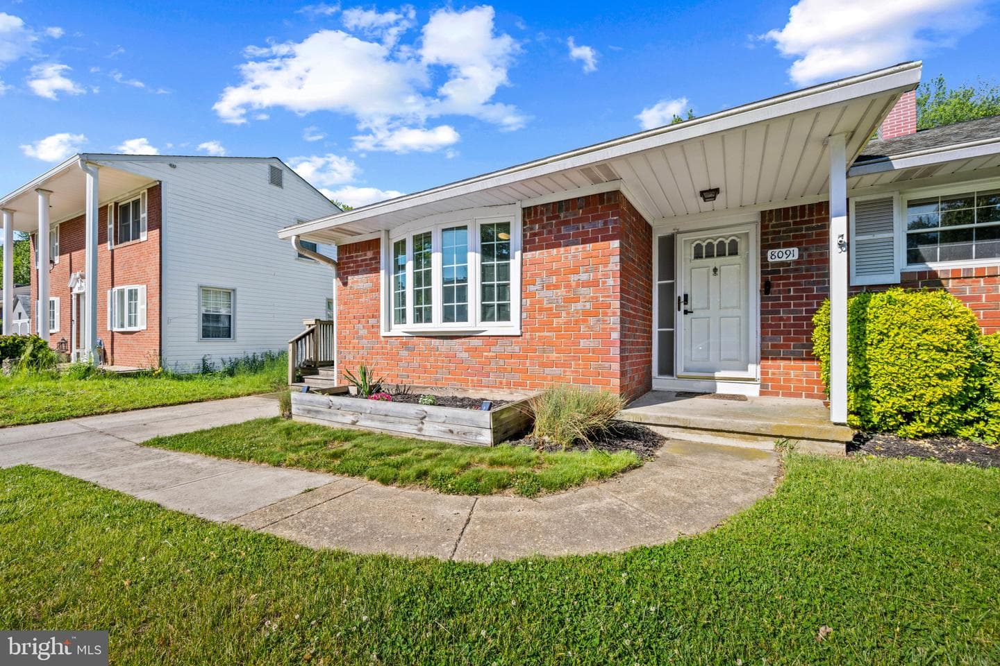 8091 Phirne Road E photo 2
