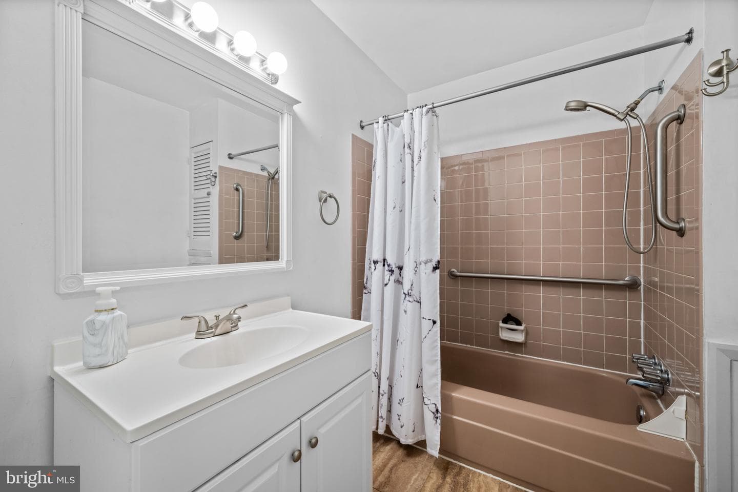 8091 Phirne Road E photo 23