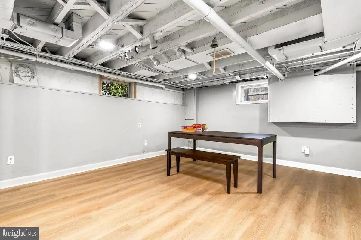 301 Beverley Place photo 15