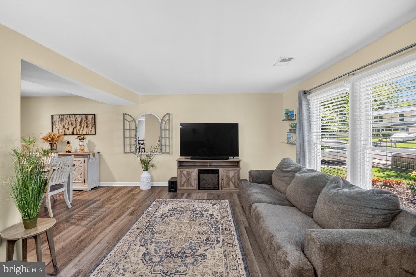 2526 Symphony Lane photo 6