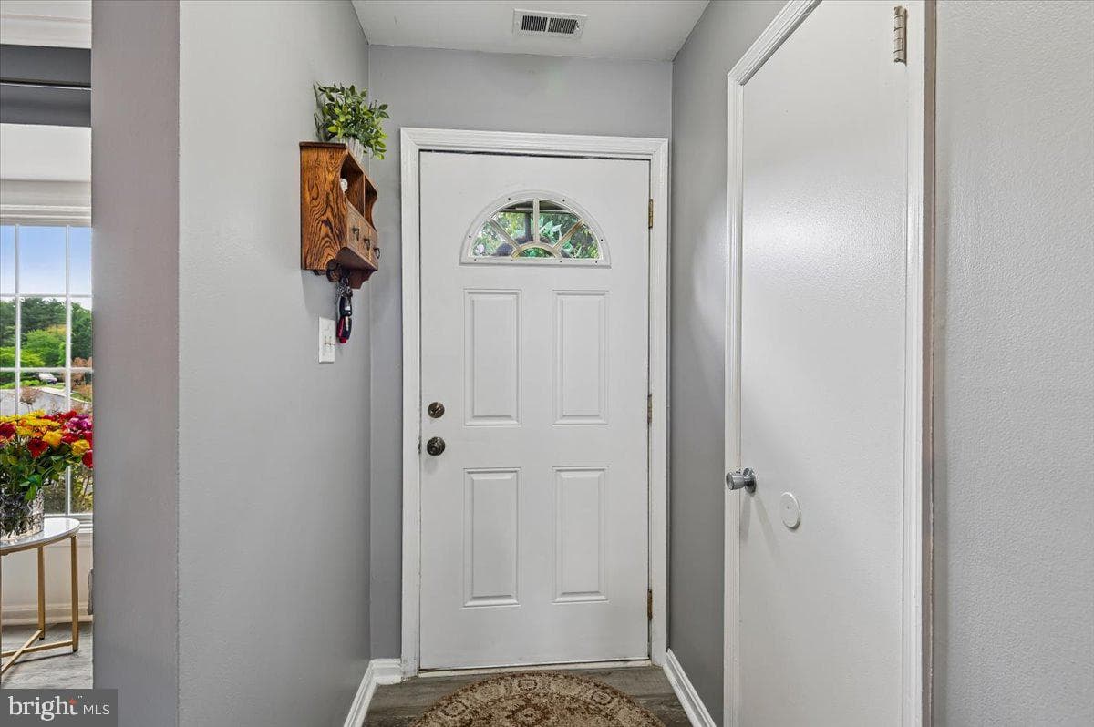 1408 Harwick Court photo 3