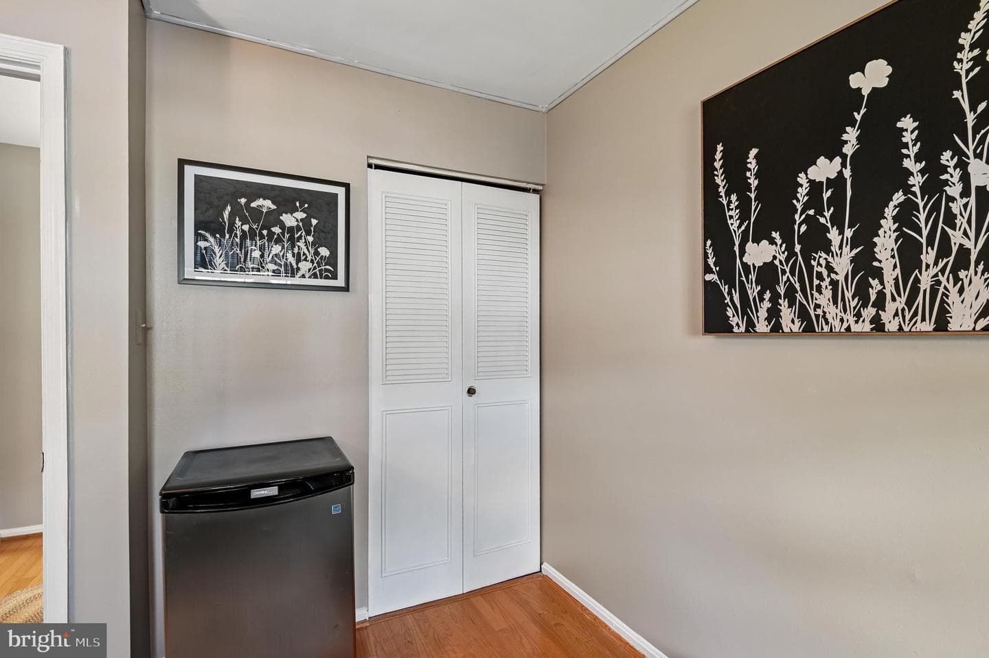 1408 Harwick Court photo 32