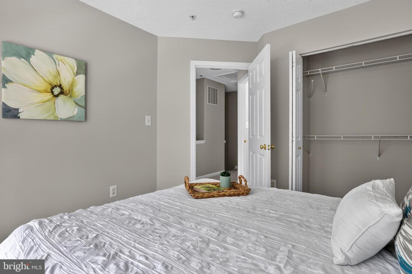 1483 Pangbourne Way photo 24