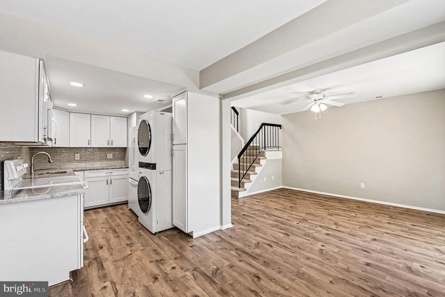 1912 Tupello Place photo 23