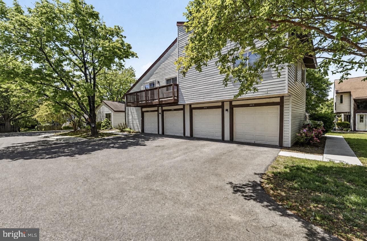 1912 Tupello Place photo 28
