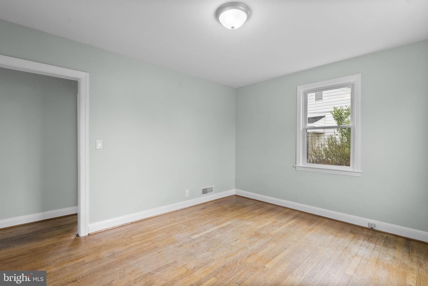 306 Vernon Avenue photo 12