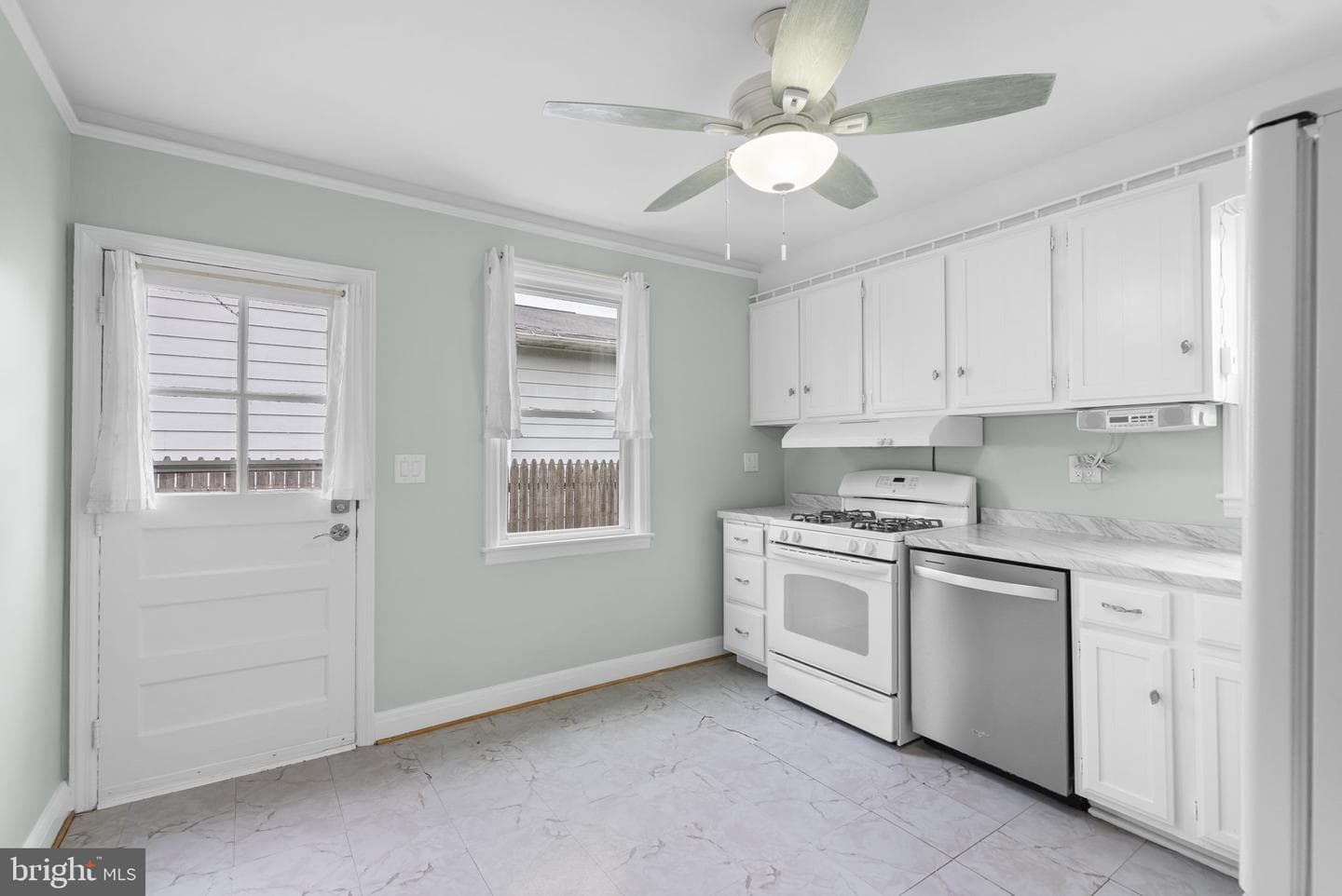 306 Vernon Avenue photo 13
