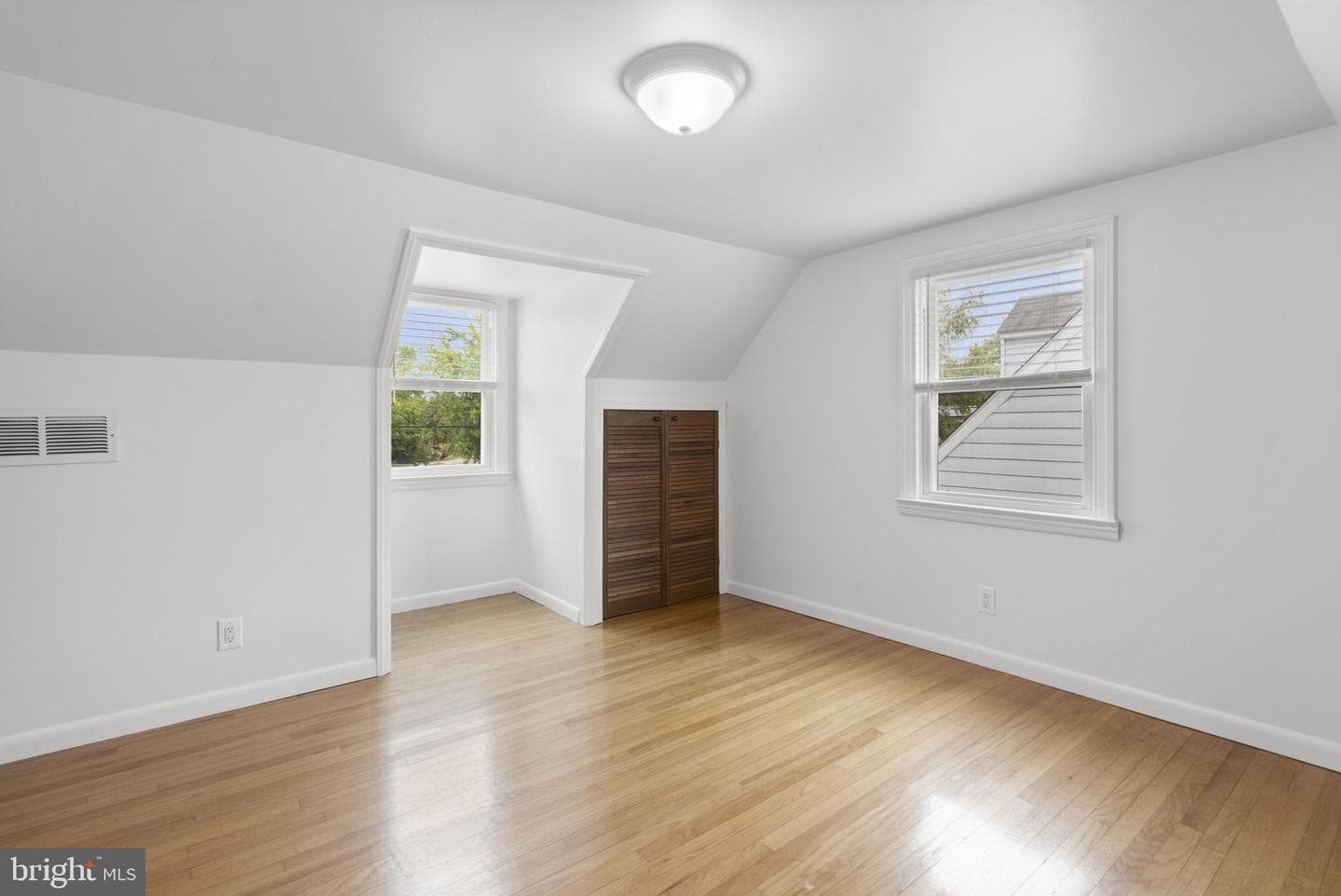 306 Vernon Avenue photo 25