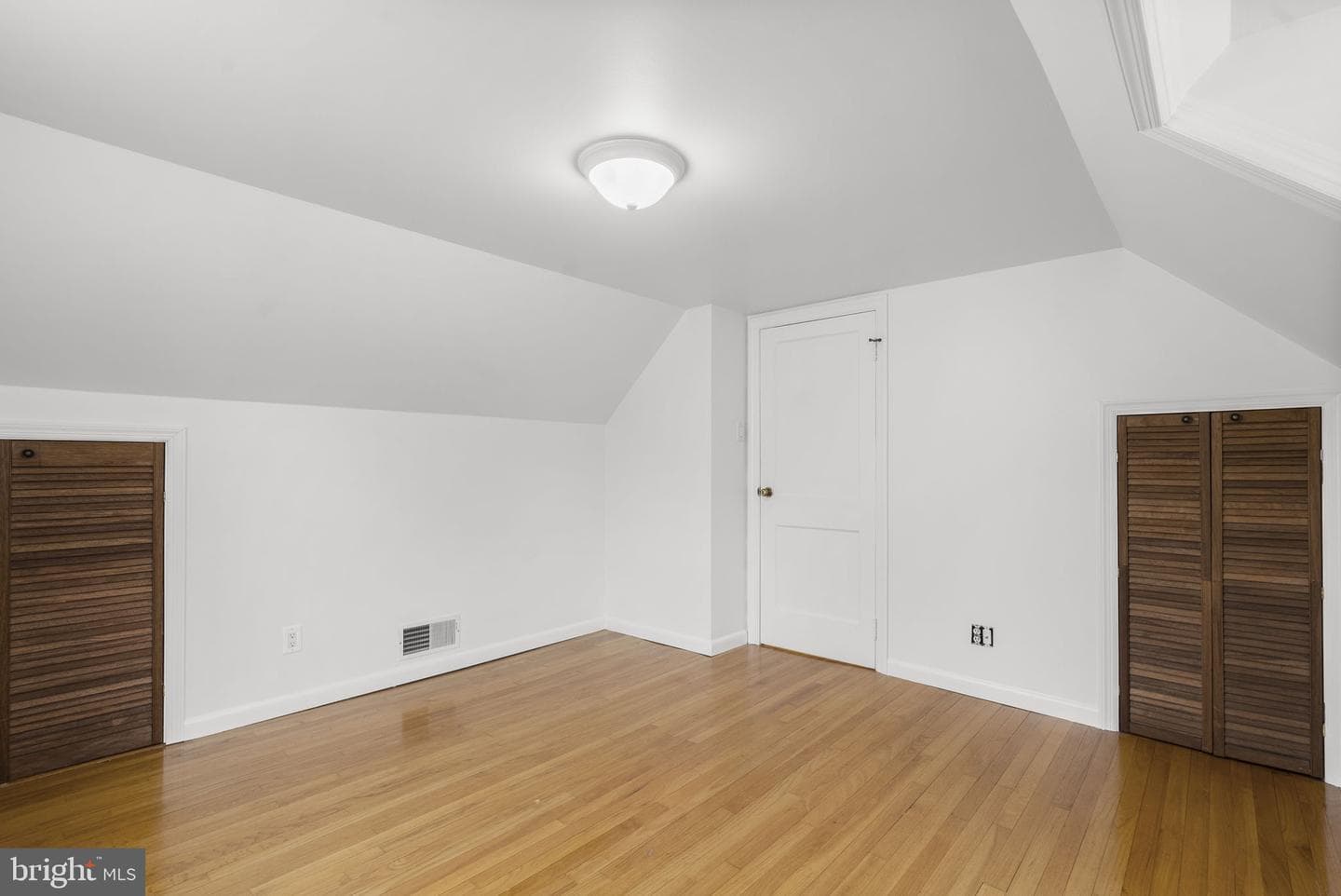 306 Vernon Avenue photo 26