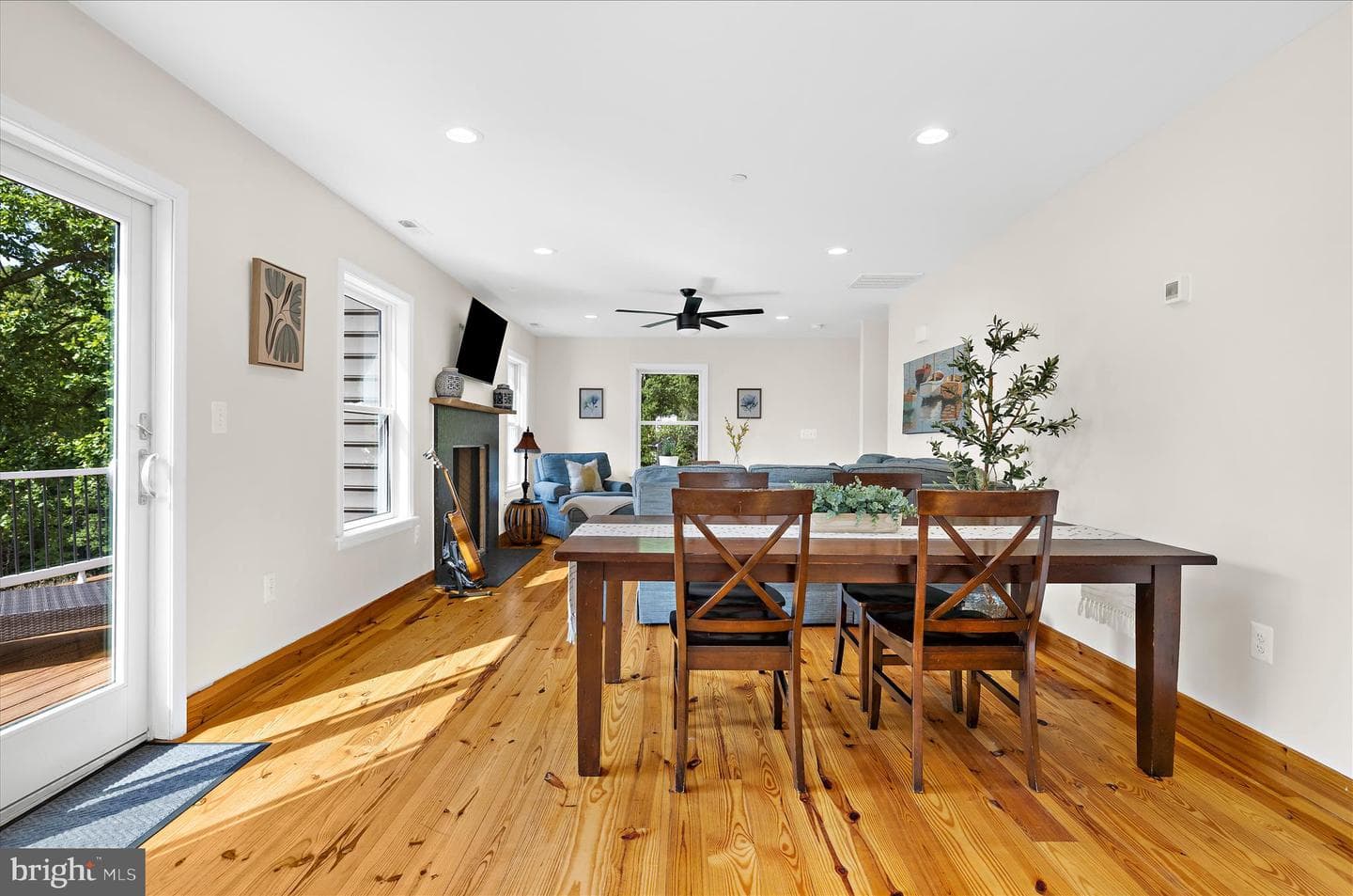 315 S Riverside Drive photo 27