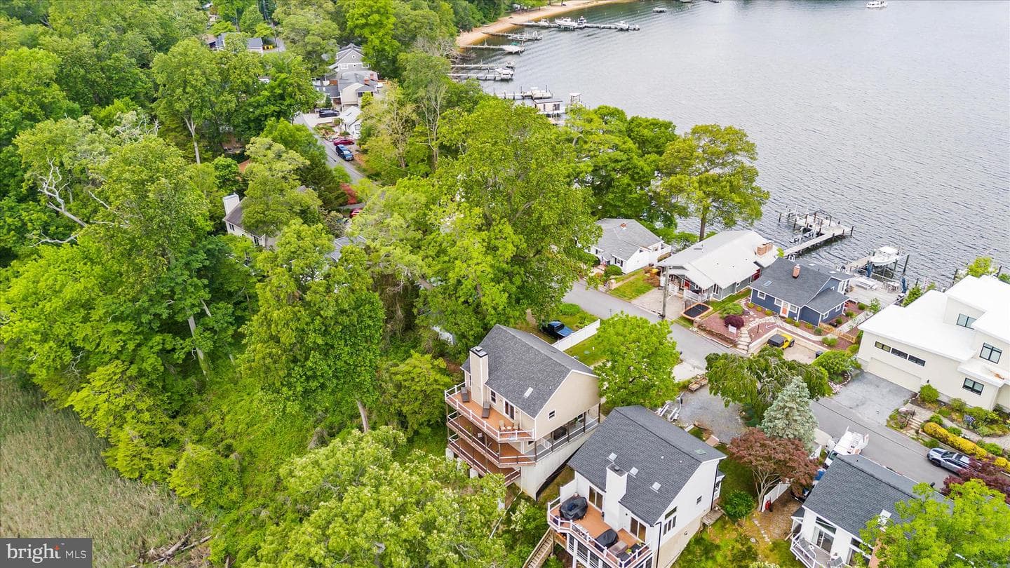 315 S Riverside Drive photo 84