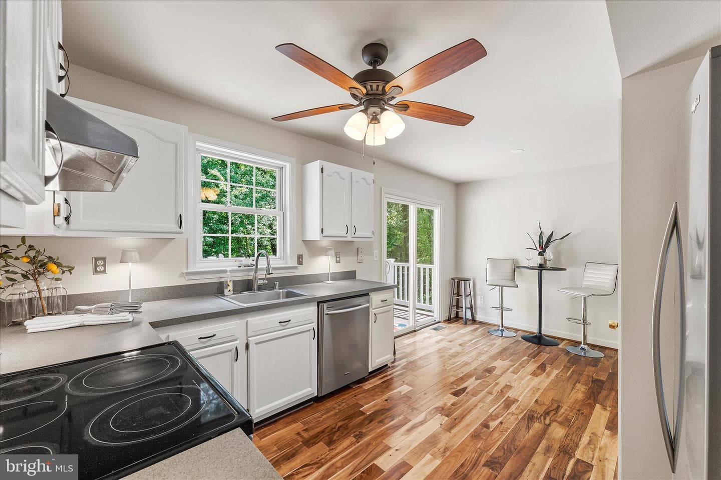 2056 Gate Drive photo 10