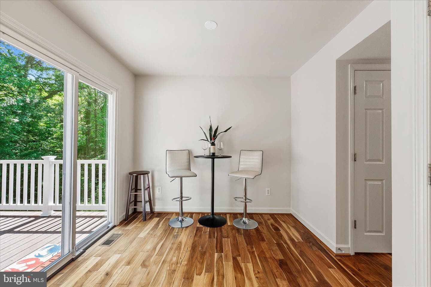 2056 Gate Drive photo 12