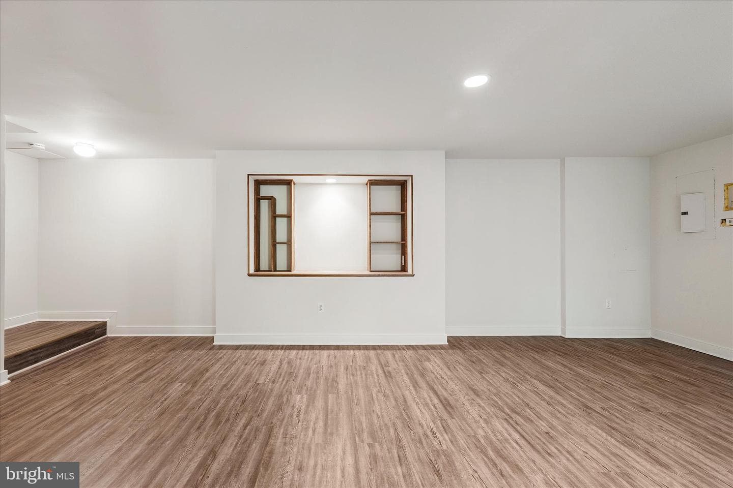 2056 Gate Drive photo 26