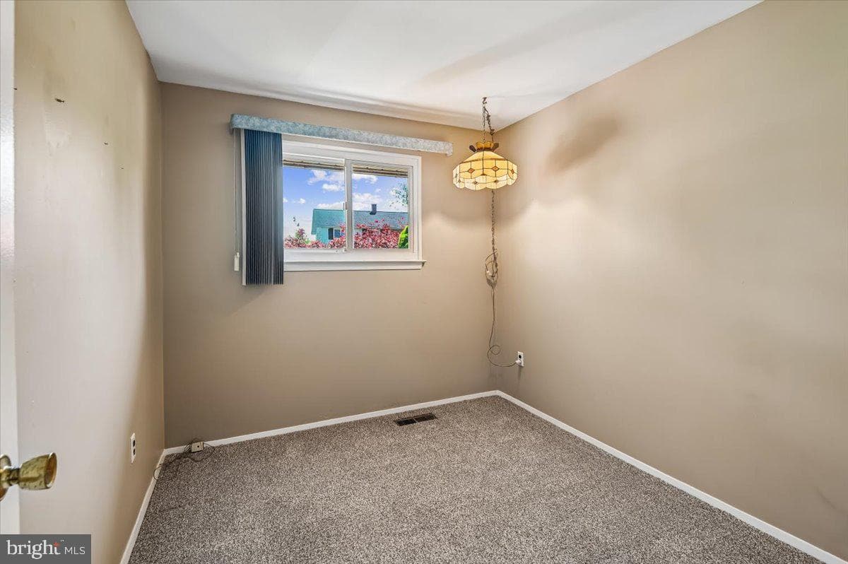 582 Nolview Court photo 14