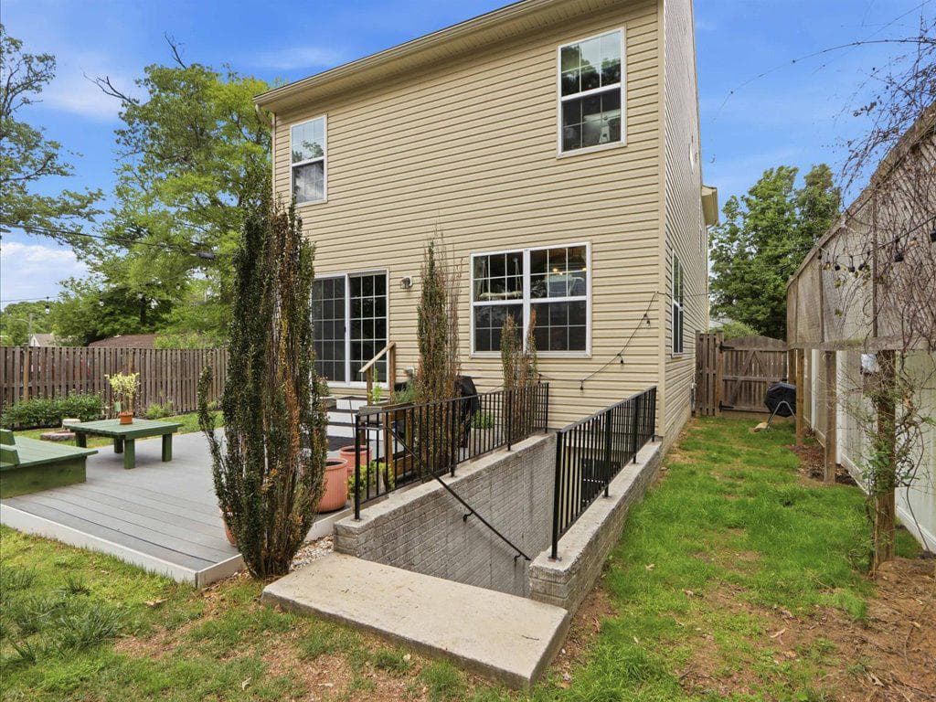 7742 Lawrence Avenue photo 24