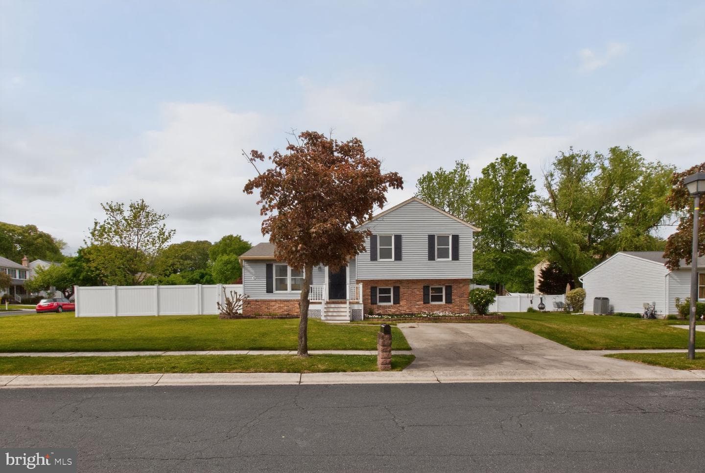 1300 Roundhouse Court photo 2