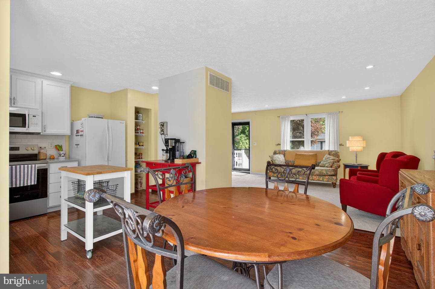 1300 Roundhouse Court photo 9