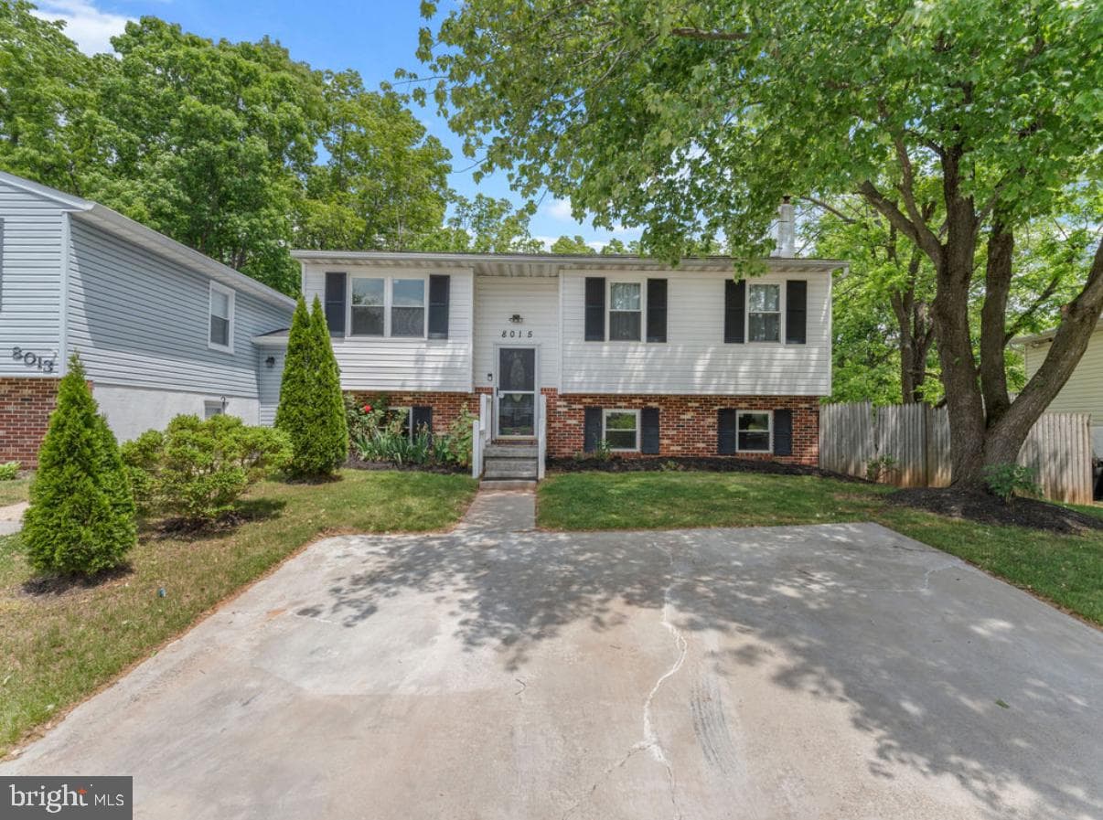 8015 Cross Creek Drive photo 2