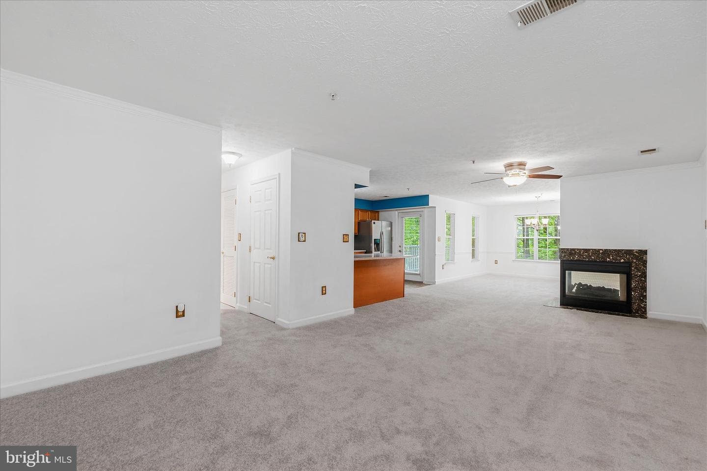 631 Admiral Drive #302 photo 2