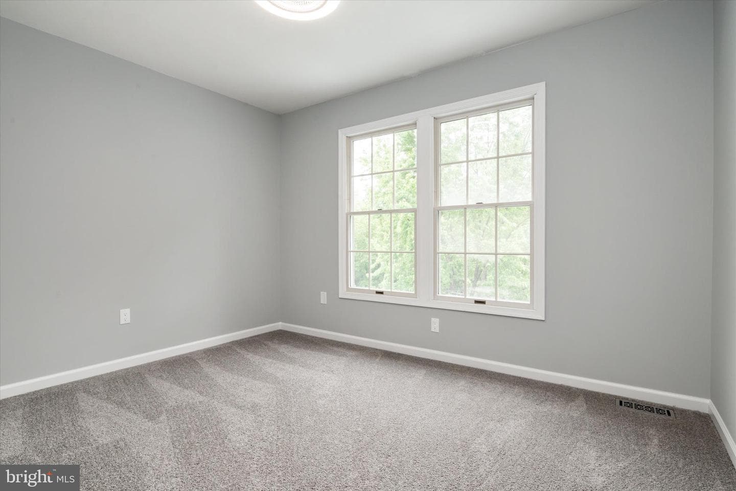 409 Jerome Avenue photo 31