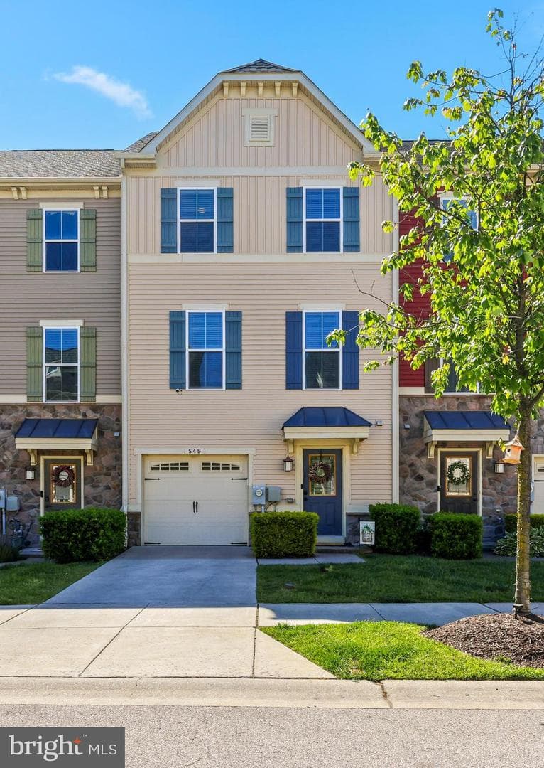 549 Fox River Hills Way