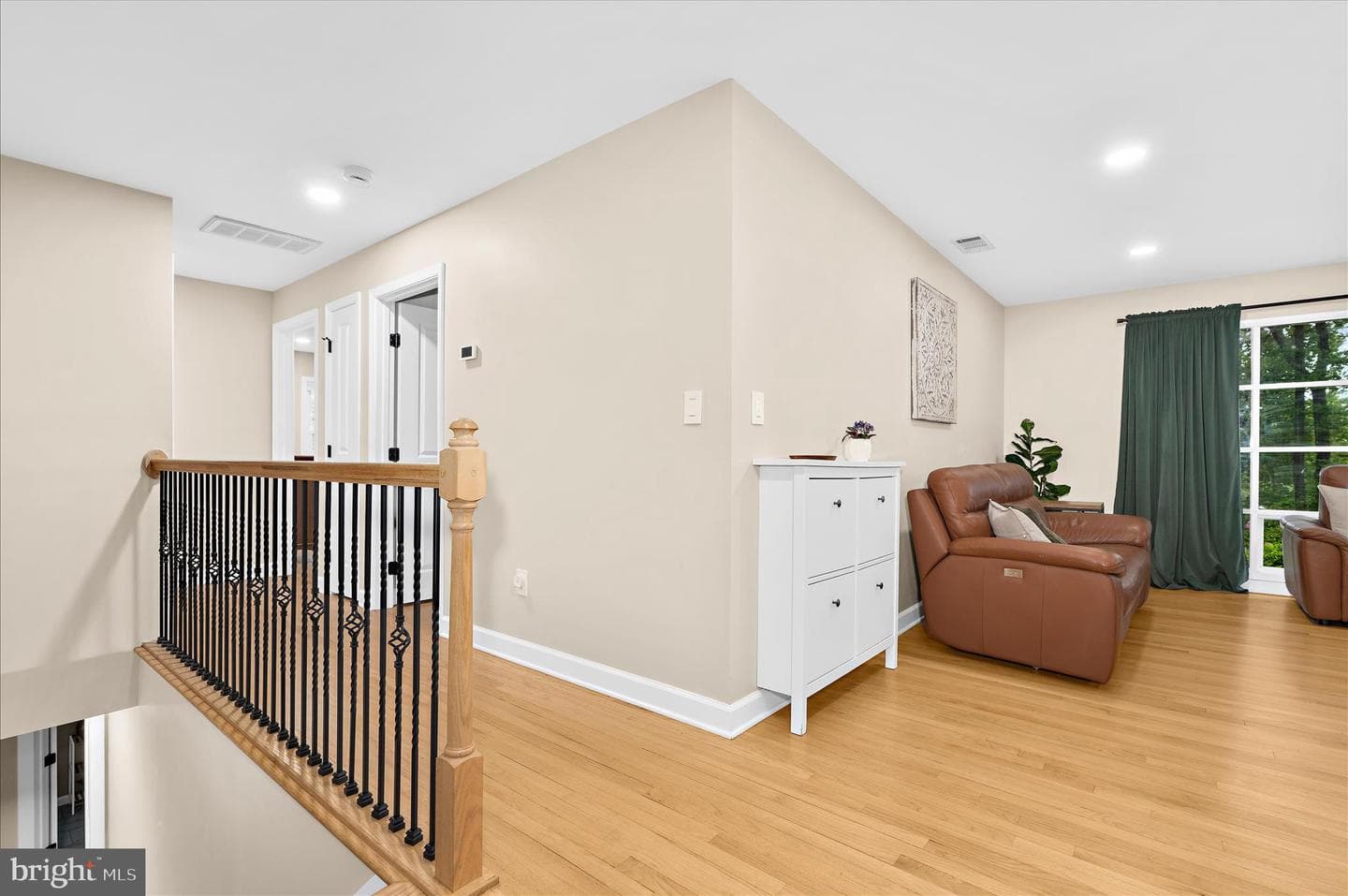 748 Evergreen Road photo 4