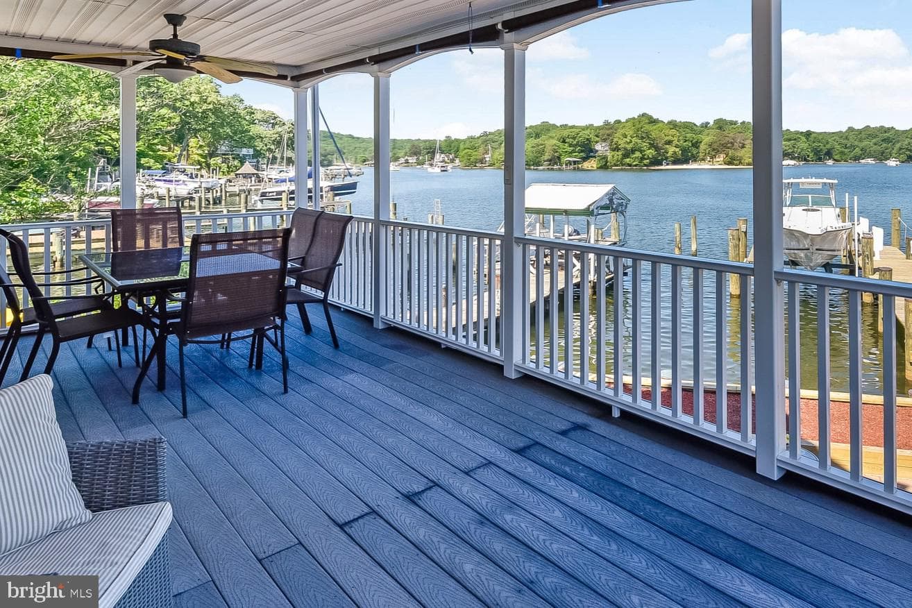 684 N Riverside Drive photo 4