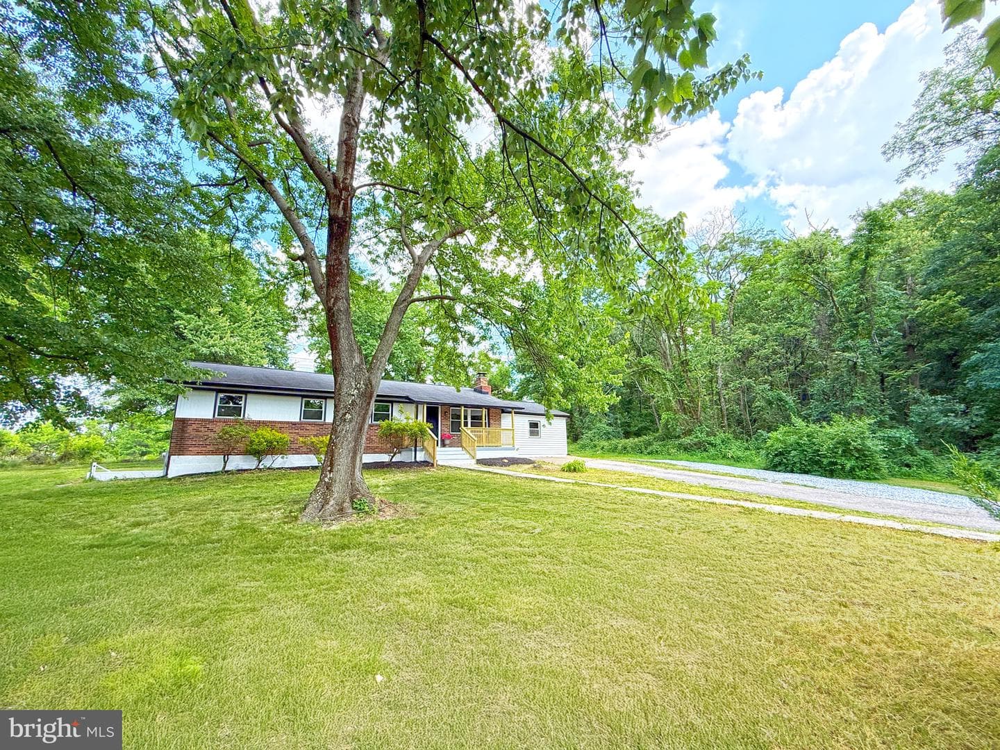107 Saint Charles Road photo 1
