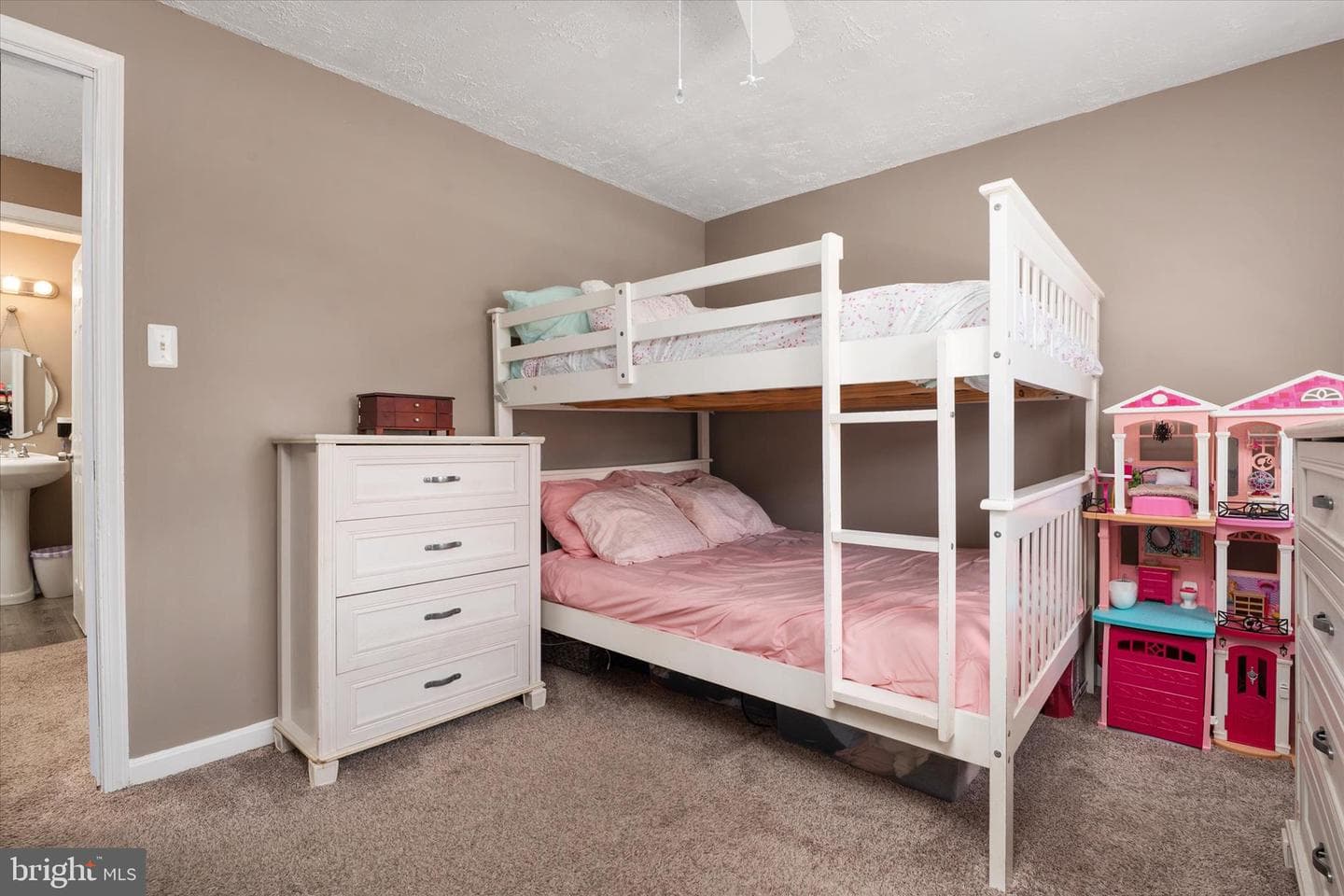 5208 Patrick Henry Dr photo 13