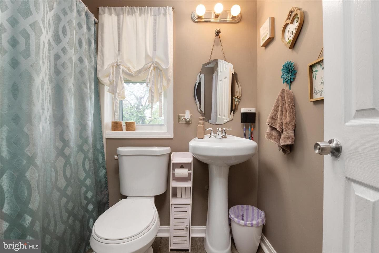 5208 Patrick Henry Dr photo 14