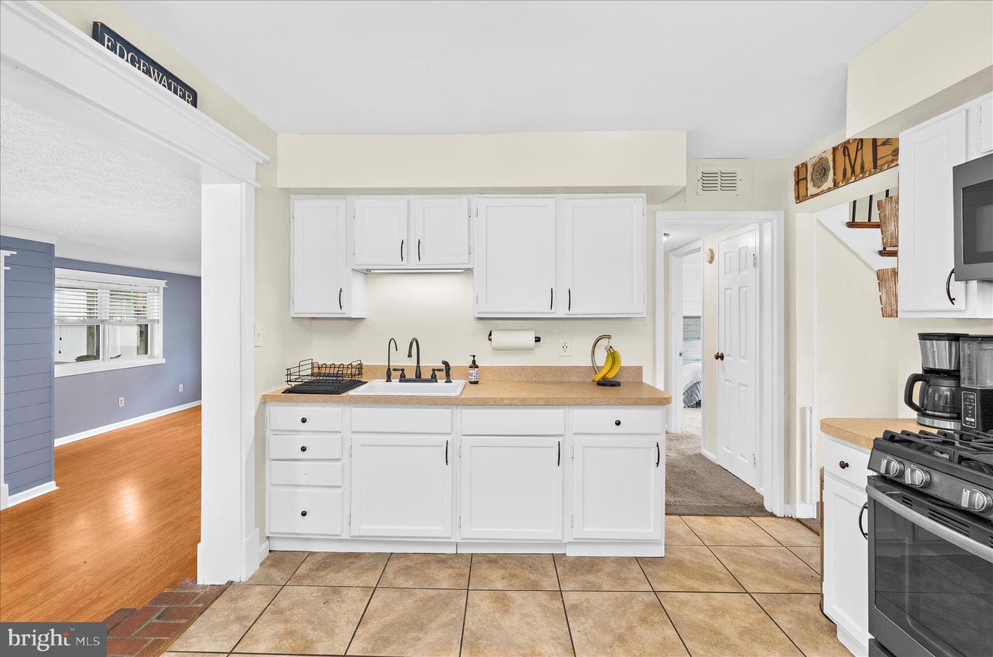 16 Virginia Avenue photo 10